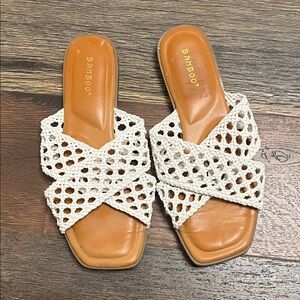 Bamboo Women's Tan and Cream Woven Sandals